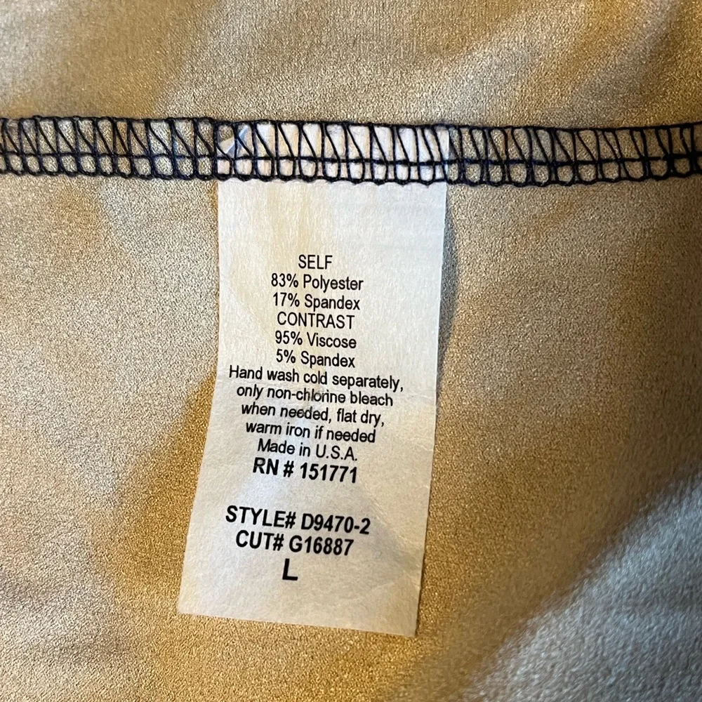 Dress - Picture 8 of 8